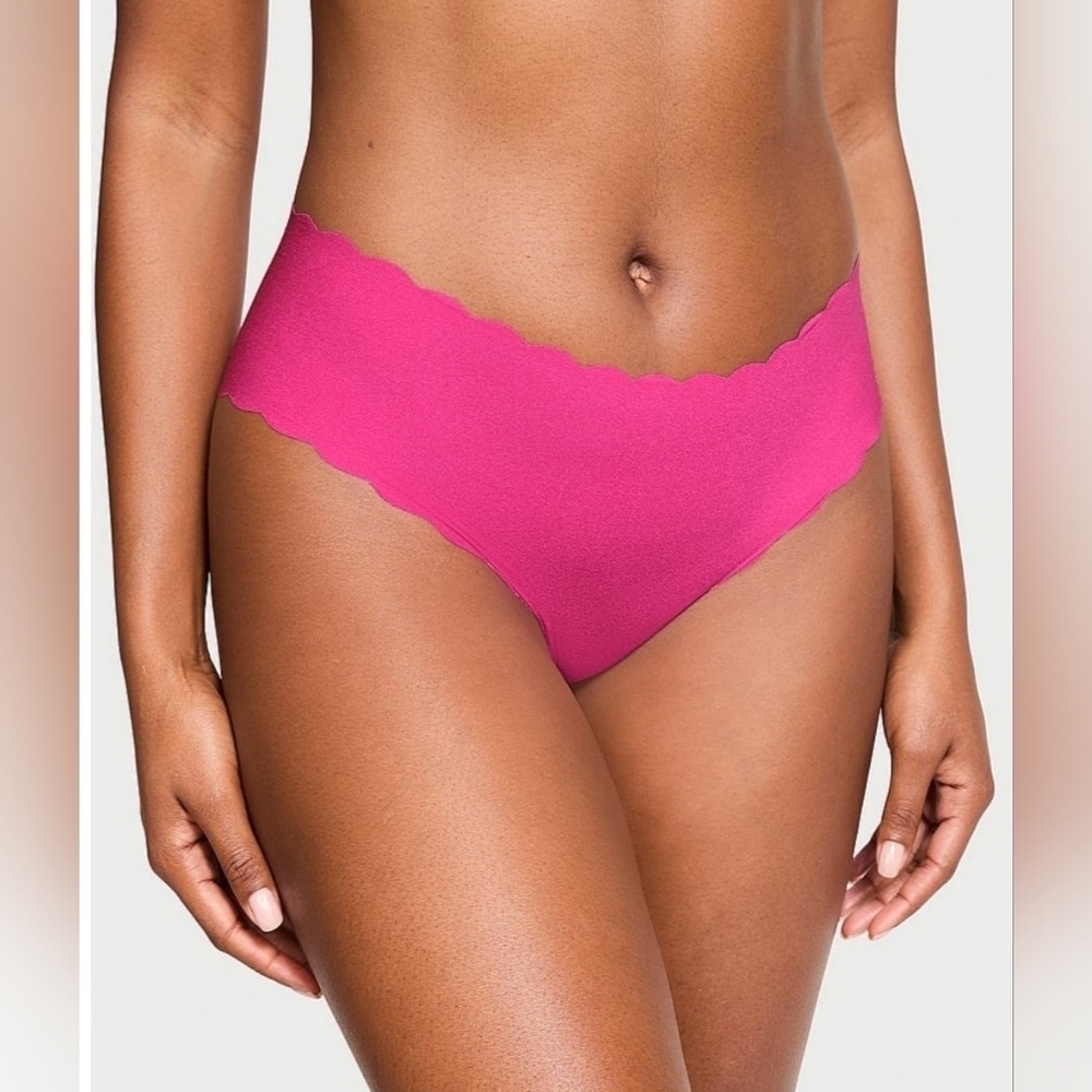 NWT Victoria's Secret Cheeky No Show Scalloped Pink Panty | Large